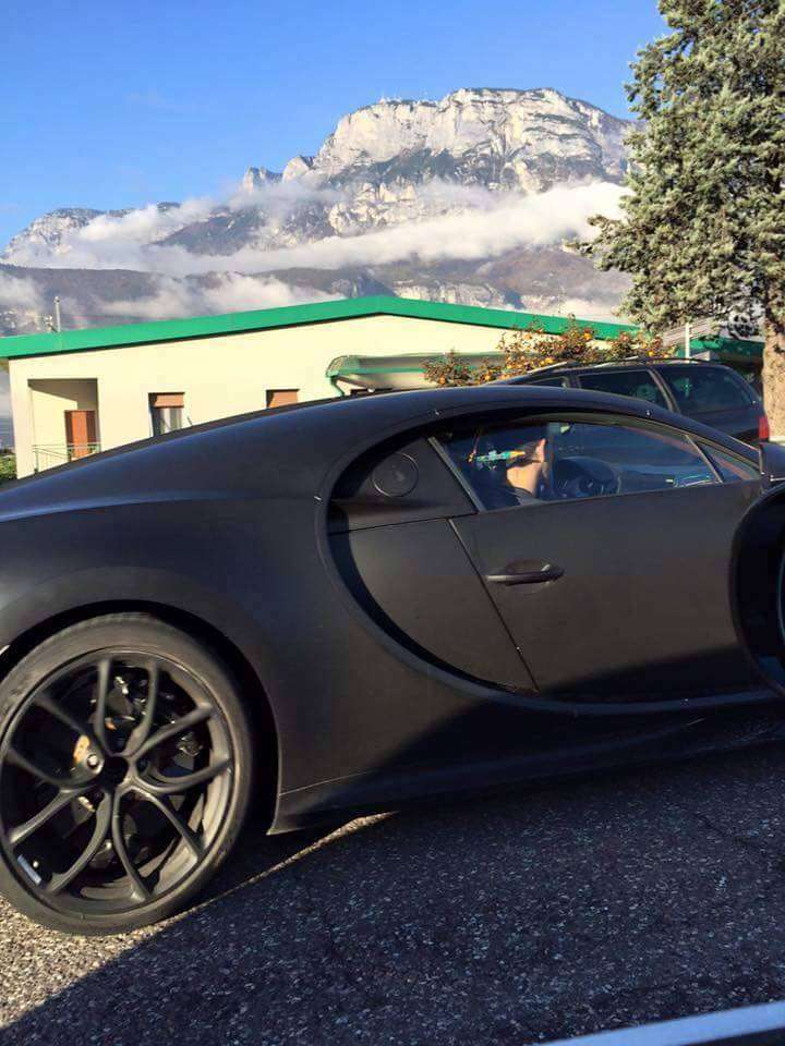 Bugatti Chiron spy shots 