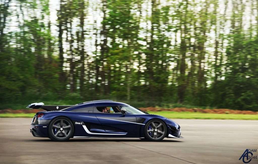 Koenigsegg One-1 sets new Top speed record at VMax200 2016