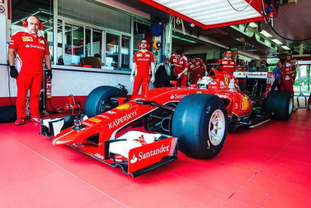 Sebastian Vettel test 2017 Pirelli F1 tires-1