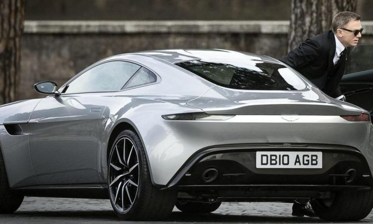 A Date With James Bond S Aston Martin Db10 The Supercar Blog
