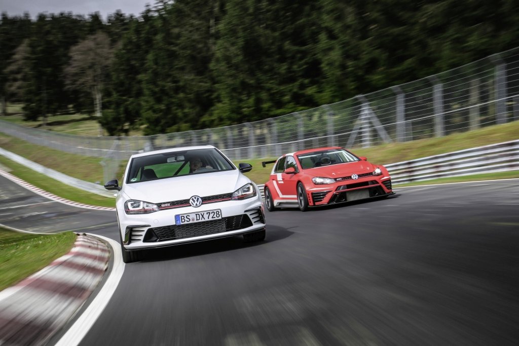 VW Golf GTI Clubsport S- FWD Nurburgring Record-4