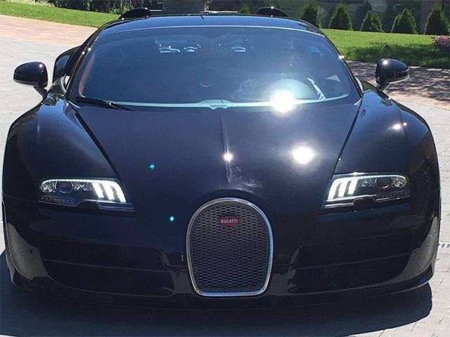 Cristiano Ronaldo's Bugatti Veyron Grand Sport Vitesse- Black Carbon Edition-1