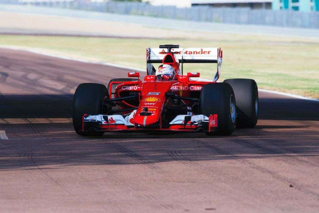 Sebastian Vettel test 2017 Pirelli F1 tires-2