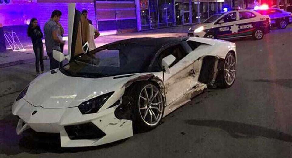 Lamborghini-Aventador-Crash