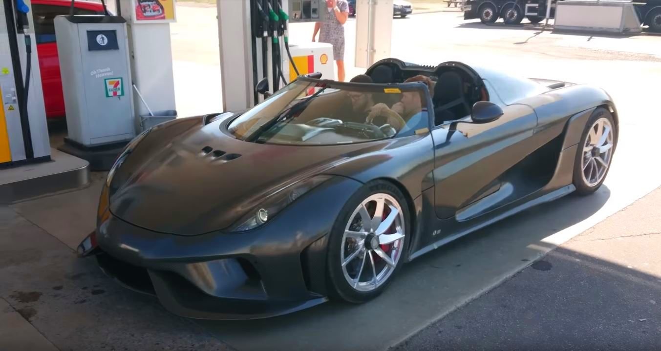 Bare Carbon Koenigsegg Regera-1