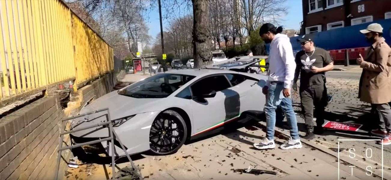 Lamborghini Huracan Performante-crash-UK-2019