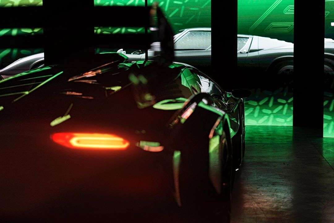 Lamborghini SCV12-Hypercar-Green-Teaser-2
