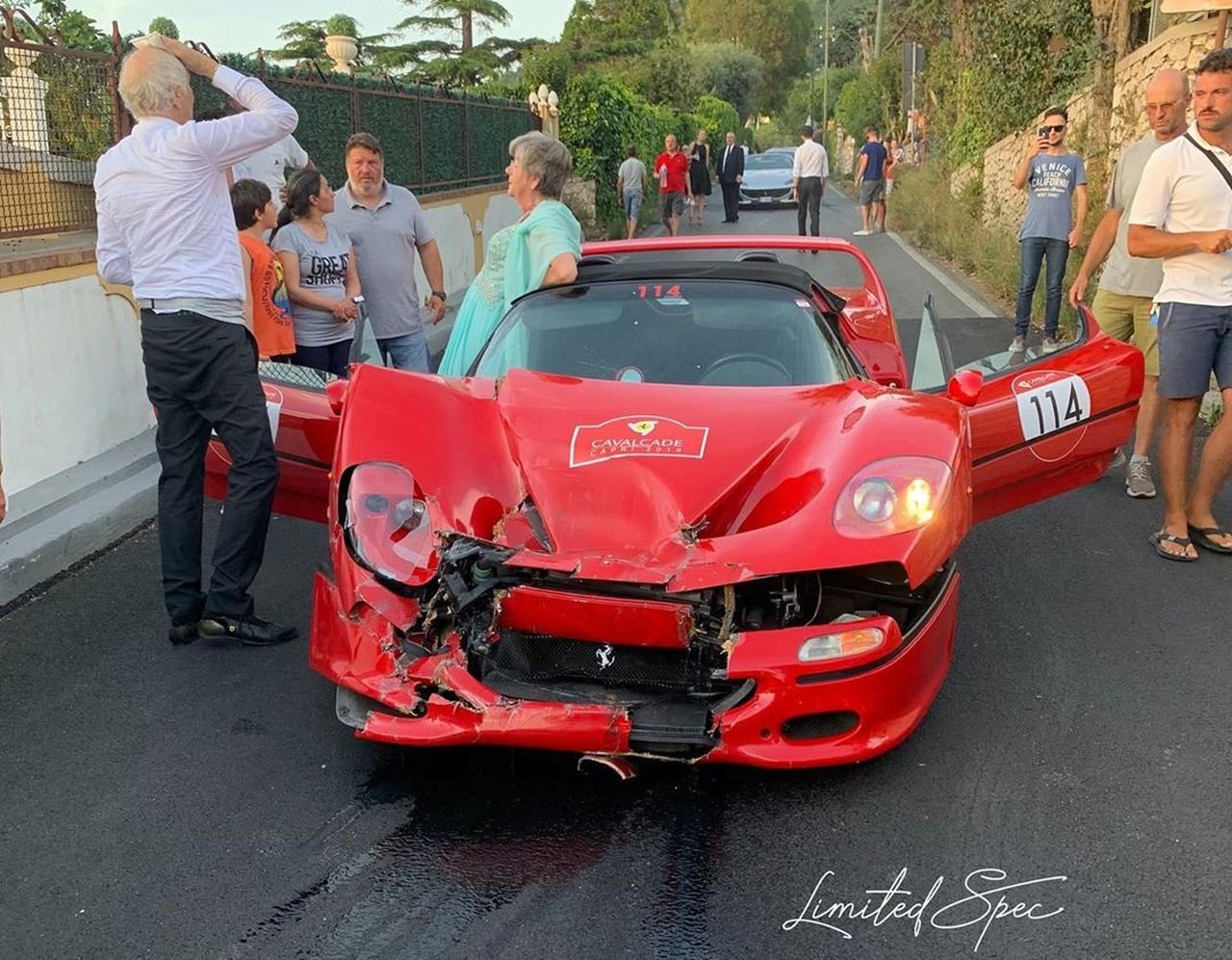 Ferrari F50-Cavalcade-2019-crash