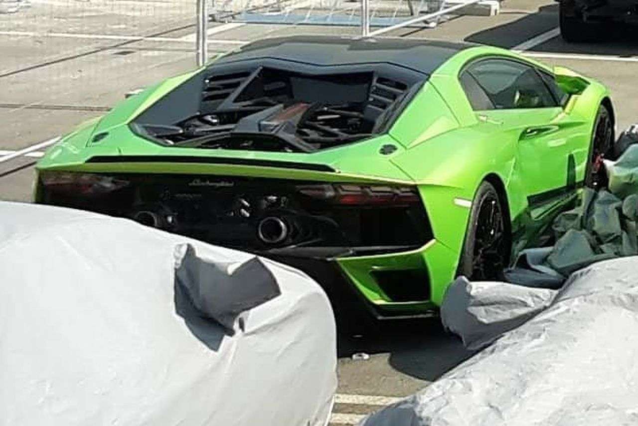 Lamborghini Aventador Nes Countach-1