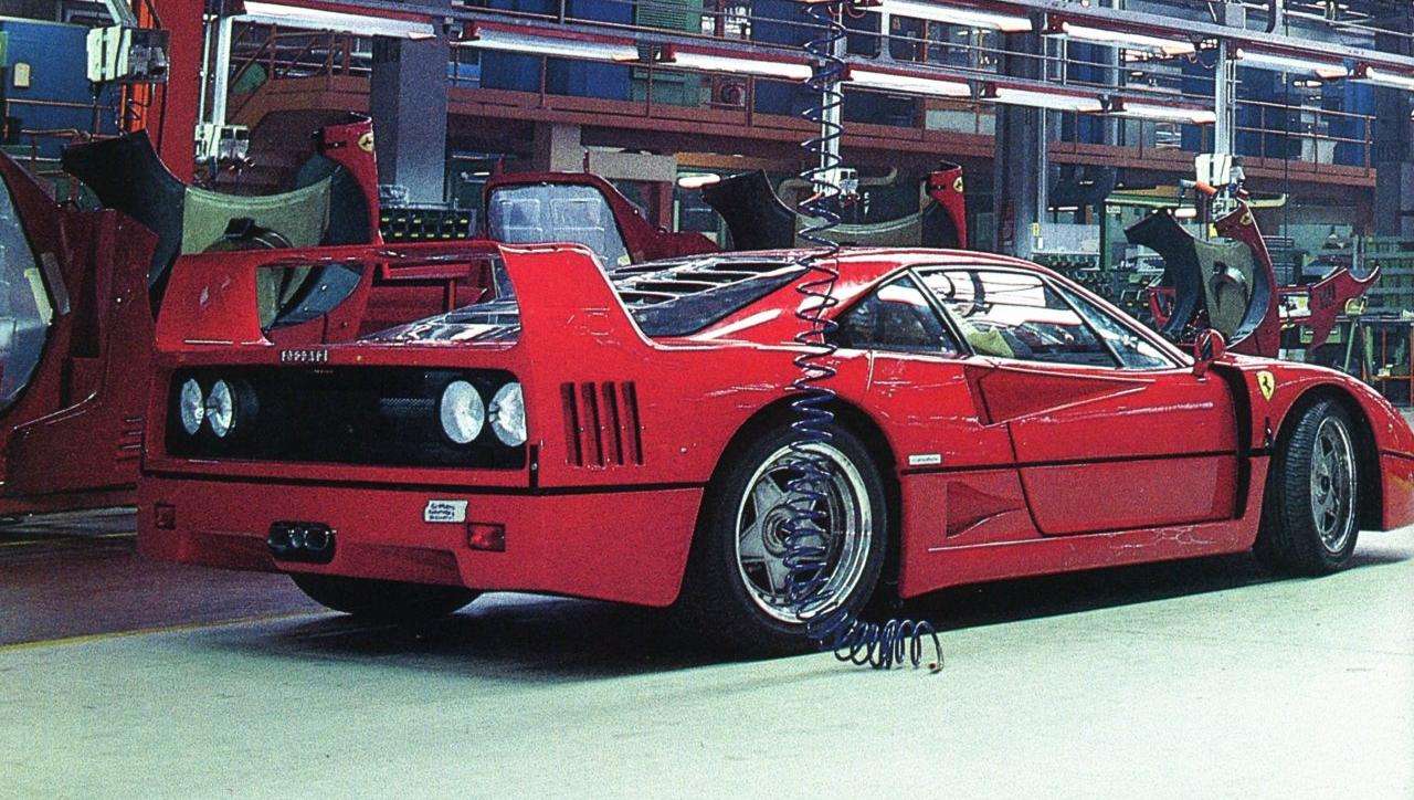 Ferrari F40 production line-throwback-1