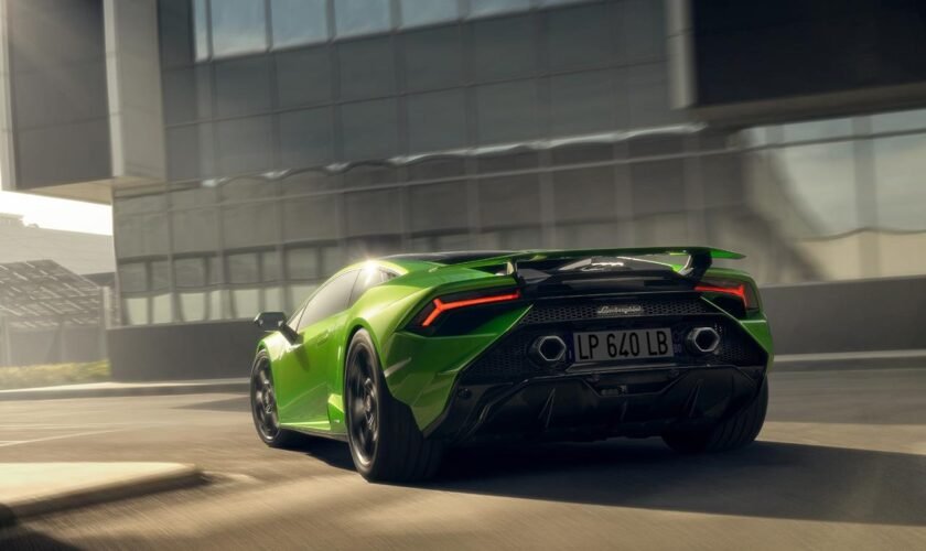 Lamborghini Huracan Tecnica-V10 RWD-1