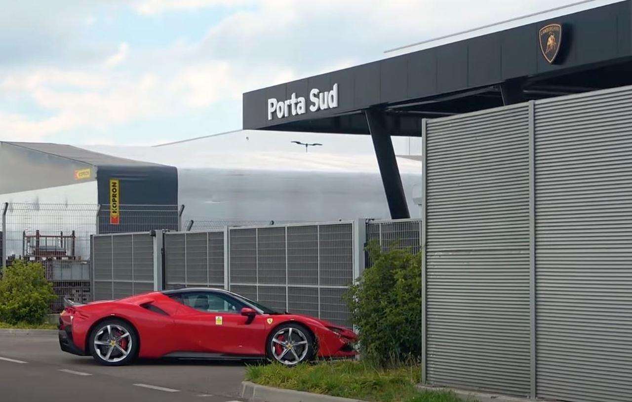 Ferrari SF90 Stradale-Lamborghini factory