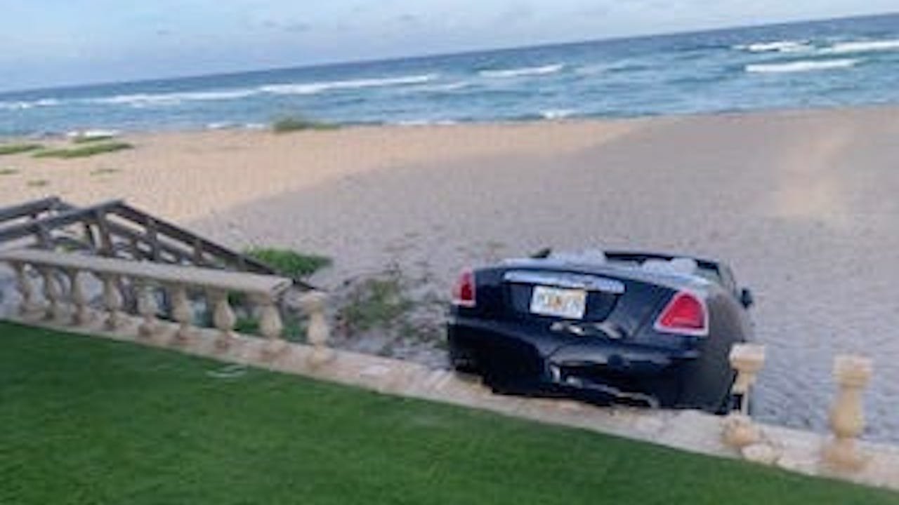 Rolls-Royce Dawn crash