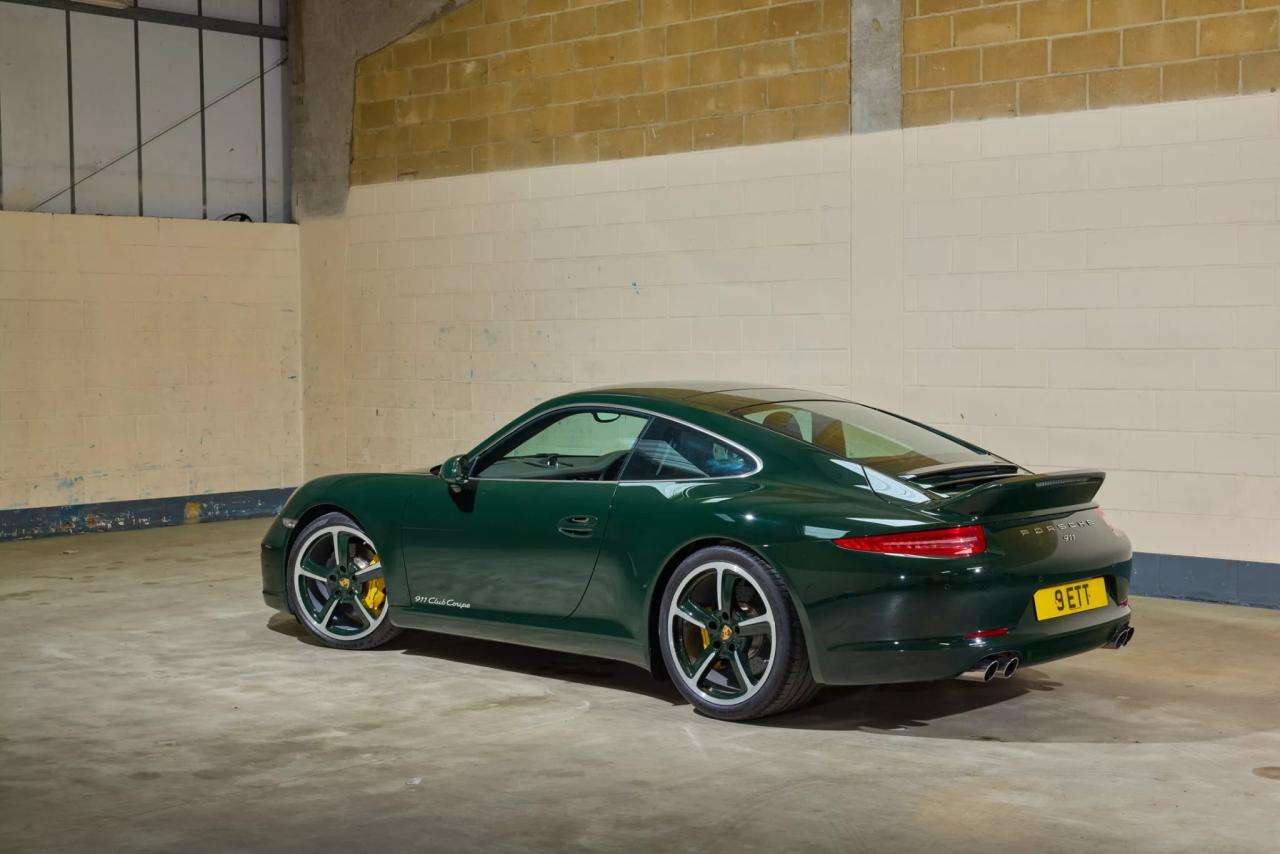 2012-Porsche-911-Club-Coupe-auction-3