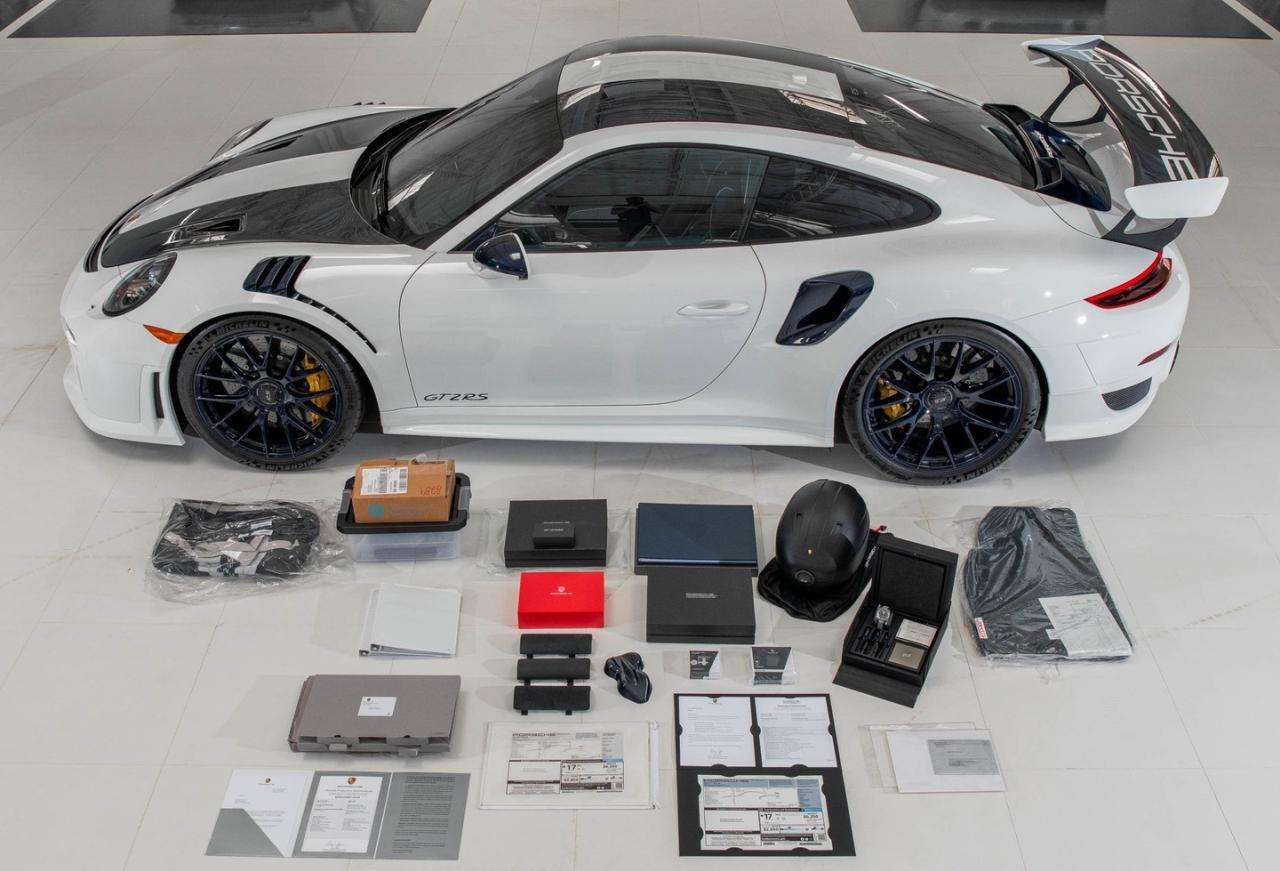Porsche 911 GT2 RS-white-collection-auction-3