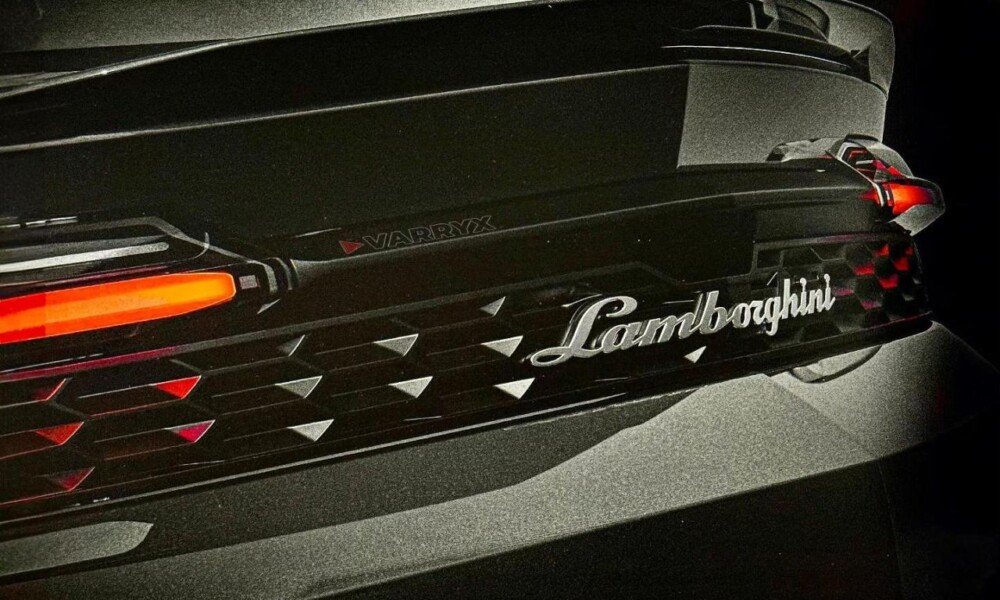 Lamborghini Urus Hybrid global debut on April 24 (Update) Lamborghini Urus Hybrid global debut on April 24 (Update)
