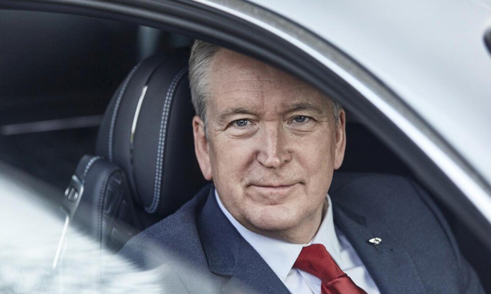 Bentley CEO Adrian Hallmark steps down; to head Aston Martin Bentley CEO Adrian Hallmark steps down; to head Aston Martin