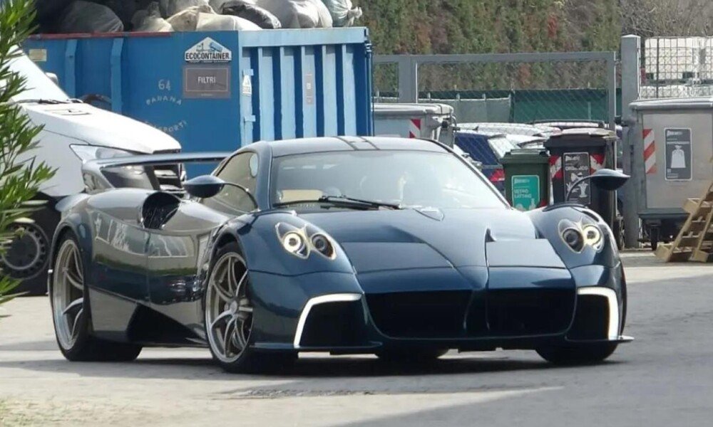 One-off Pagani Huayra caught on video; May have a manual transmission inside! One-off Pagani Huayra caught on video; May have a manual transmission inside!
