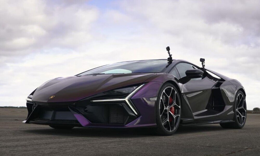 Lamborghini Revuelto loses to a 5-year-old Ferrari SF90 in a drag race! Lamborghini Revuelto loses to a 5-year-old Ferrari SF90 in a drag race!
