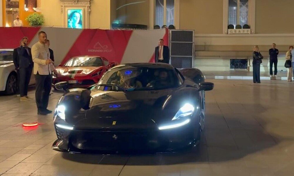 Ferrari Daytona SP3 almost runs over a valet in Monaco