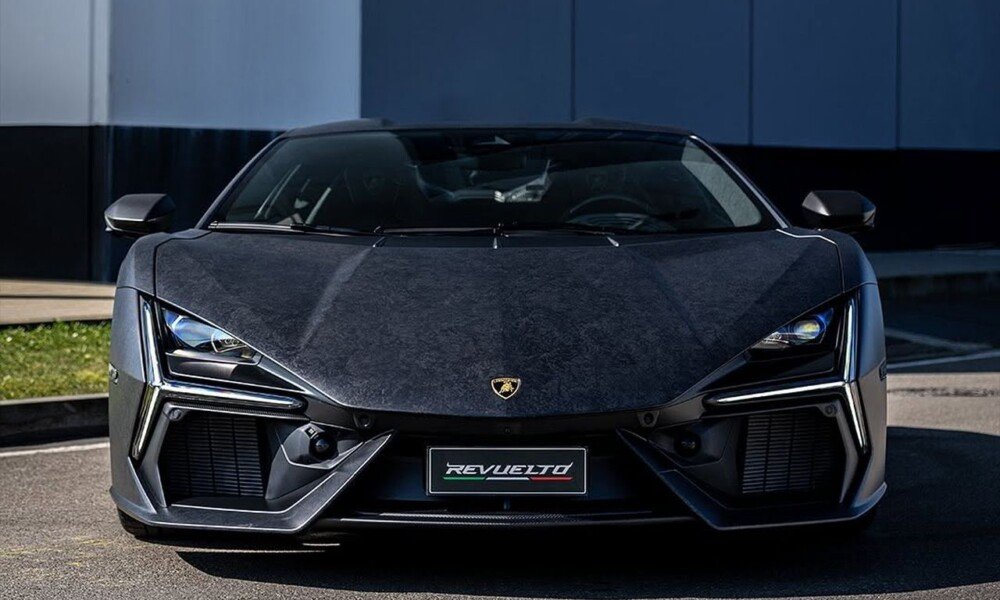 Lamborghini Revuelto with forged carbon paint finish looks like it needs a wash