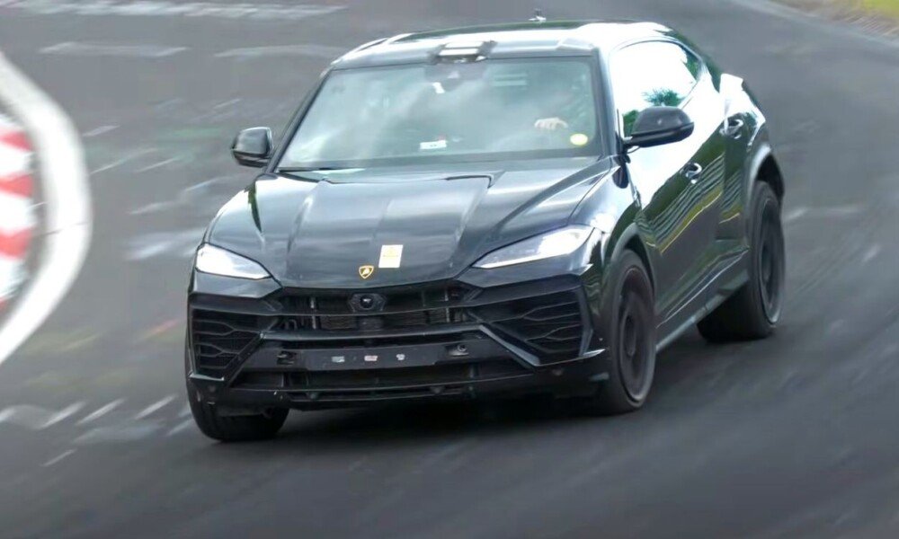 Lamborghini Urus Performante plug-in hybrid spied testing