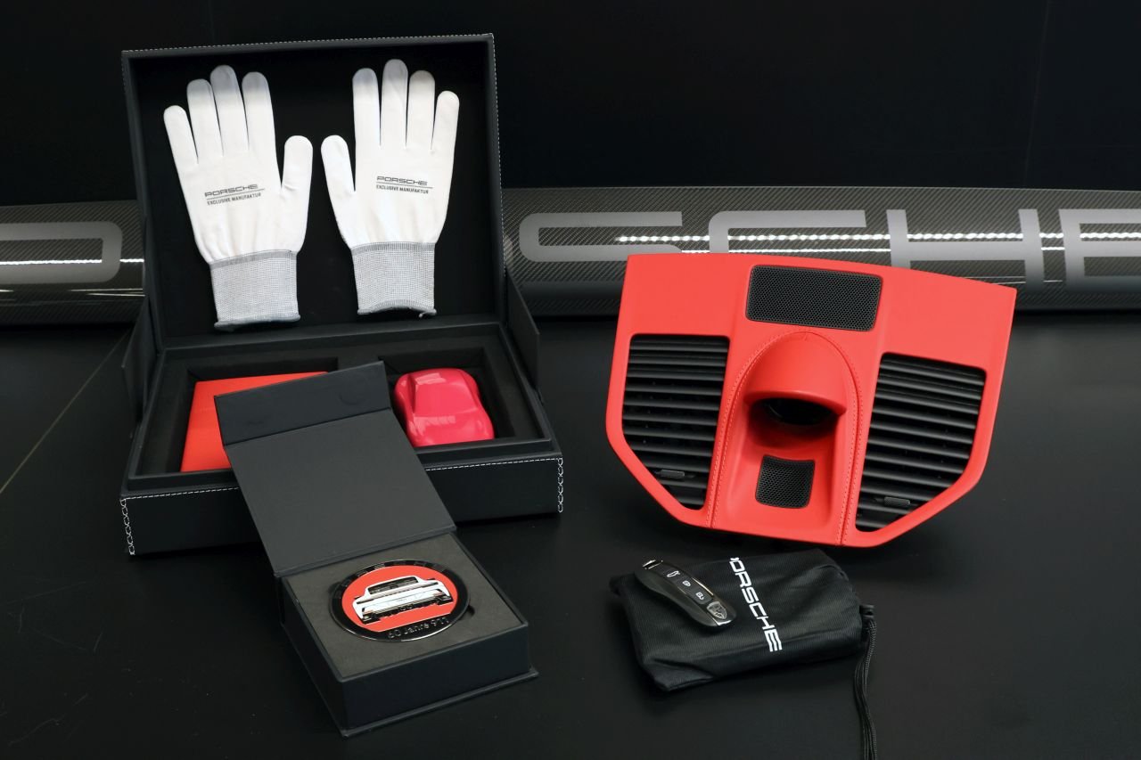 Porsche 911 ST 1724-6