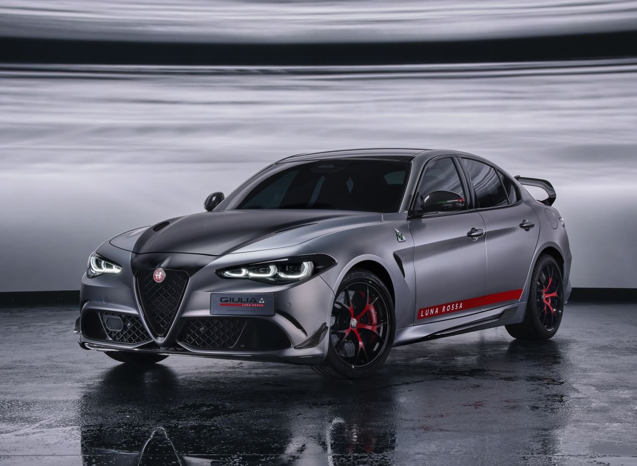 GiuliaQuadrifoglioLunaRossa