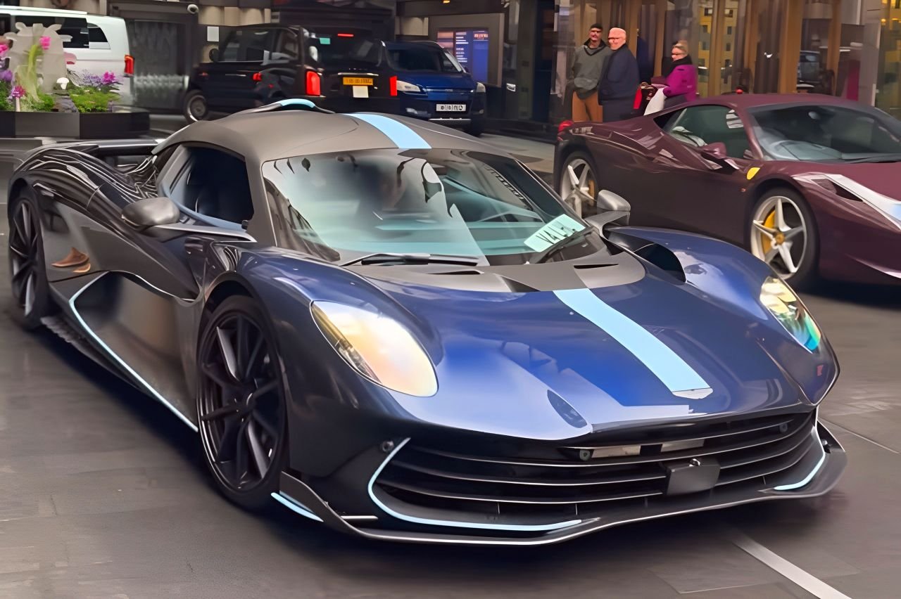 Aston Martin Valhalla-Gordon Ramsay-1