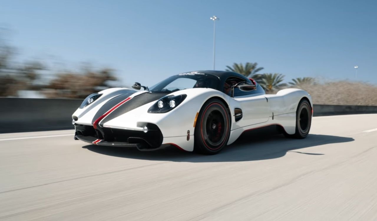 Pagani Utopia onboard-2