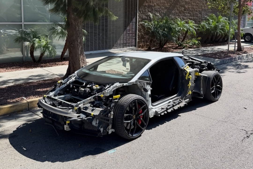 Here’s what a 0,000 Lamborghini Huracan looks like naked