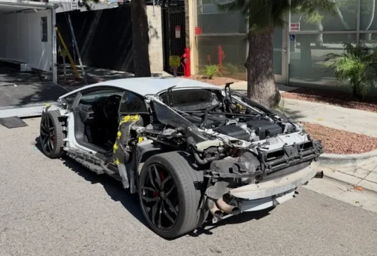 Lamborghini Huracan naked rear quarter