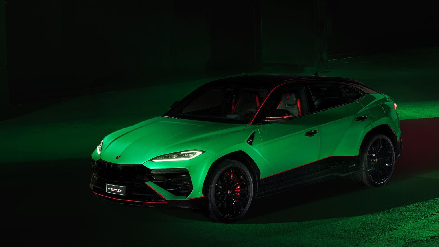 Lamborghini Urus SE Tettonero Capsule front quarter