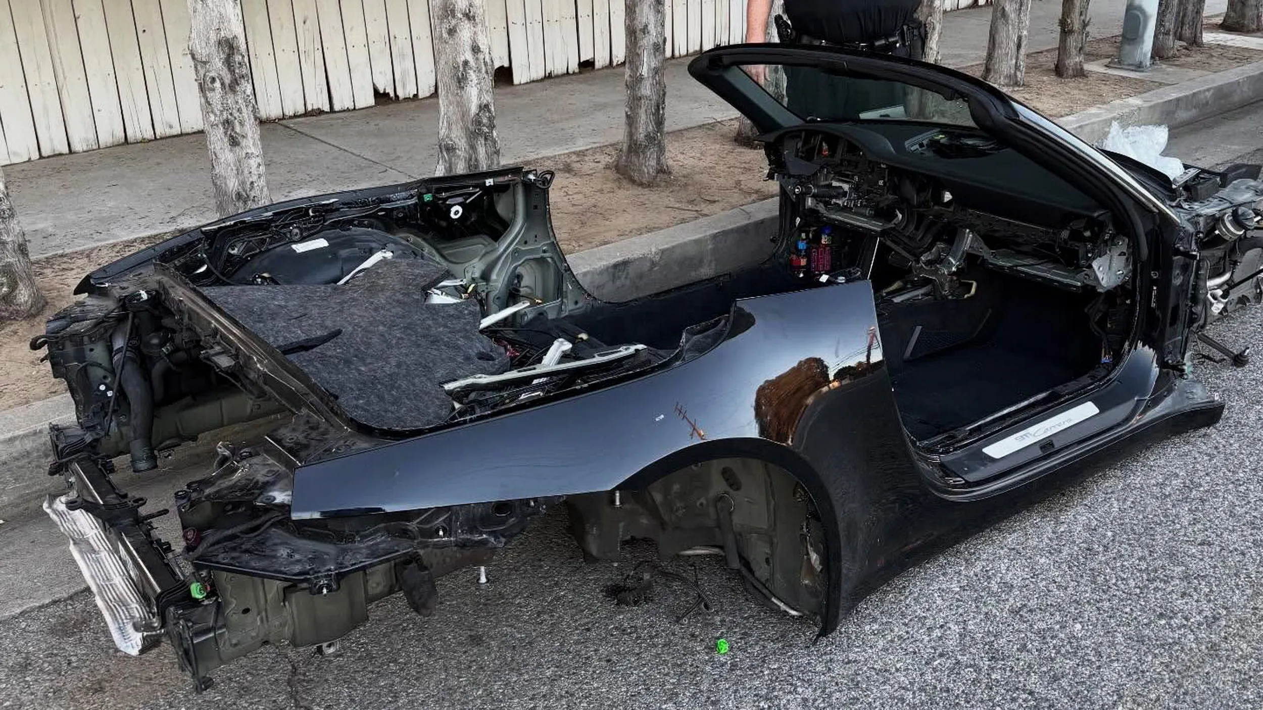 Sports car to scrap! Thieves stripped down a Porsche 911 beyond recognition