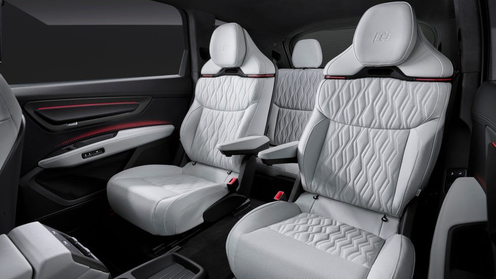 2027 audi q9 interior