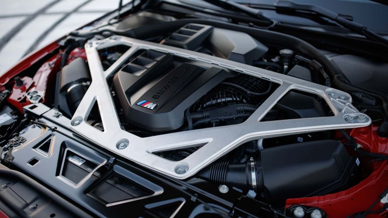 2027-bmw-m3-cs-manual-4