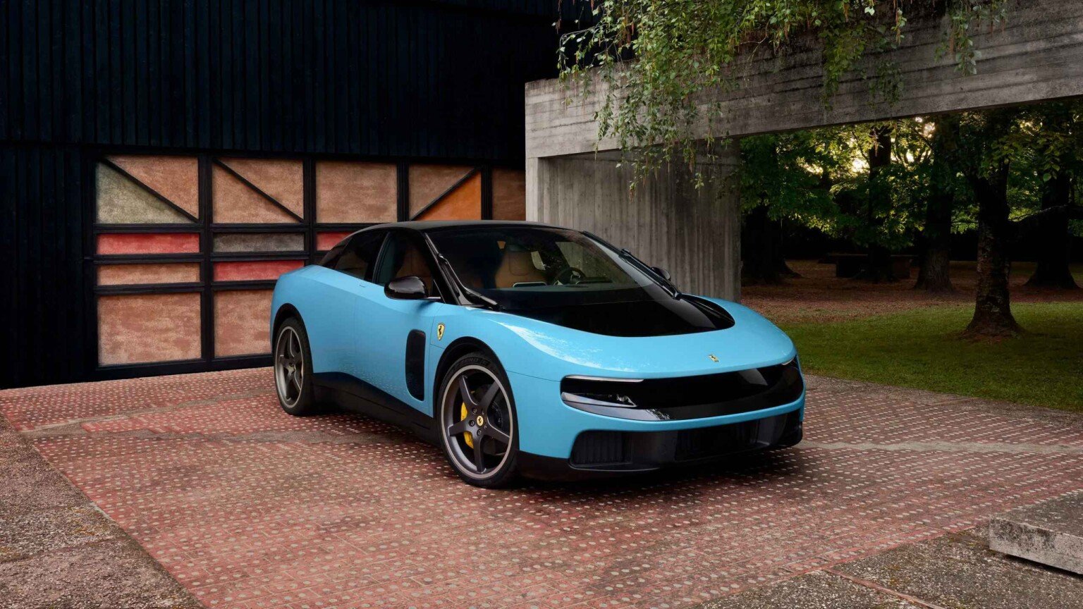 Ferrari-Luce-EV