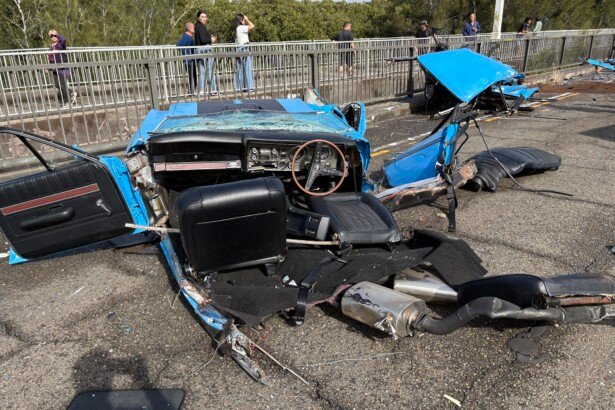 Ford Falcon GT Sydney crash (1)