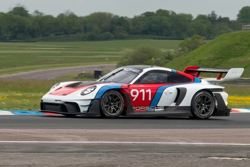 Gordon Ramsay-Porsche 911 GT3 R Rennsport
