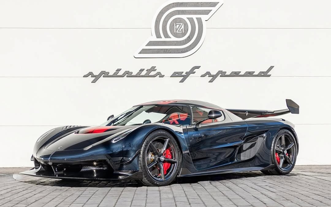 Koenigsegg Jesko Attack