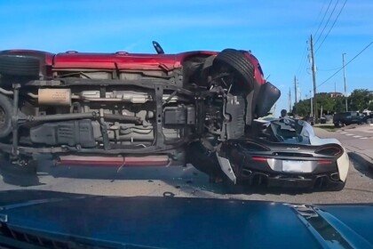 McLaren 570S Spider crash