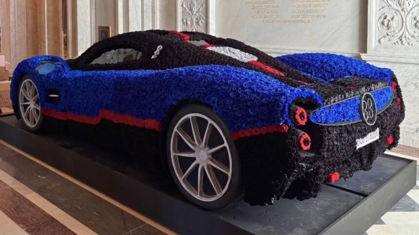 Pagani Utopia made of flowers (2)