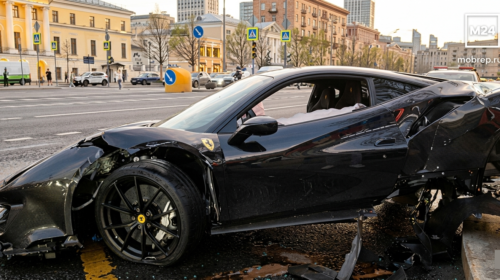 Russian rapper Navai-Ferrari 488 Pista-crash-Moscow