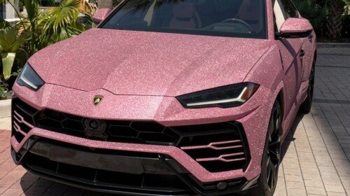 lamborghini urus in pink diamond