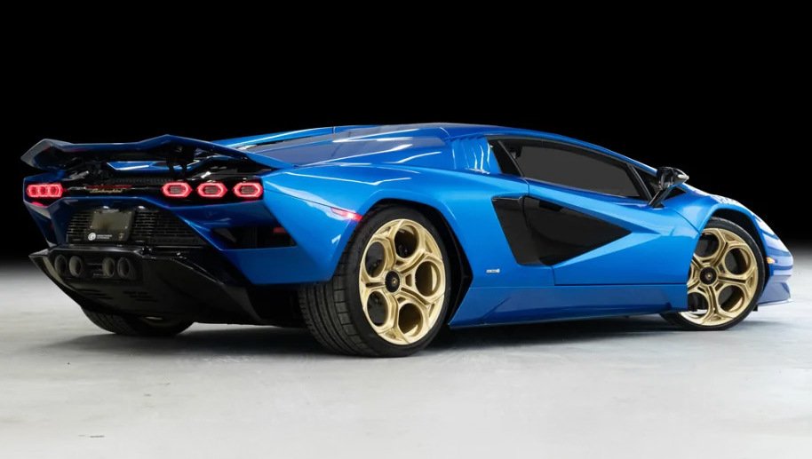 2022 Lamborghini Countach LPI 800-4