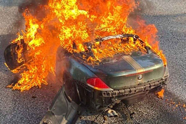 BMW 6 Series Convertible crash in singapore-1