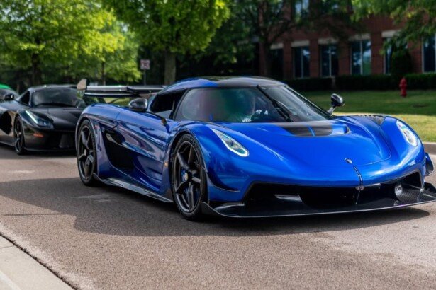 Carbon-loaded Koenigsegg Jesko Chicago 1