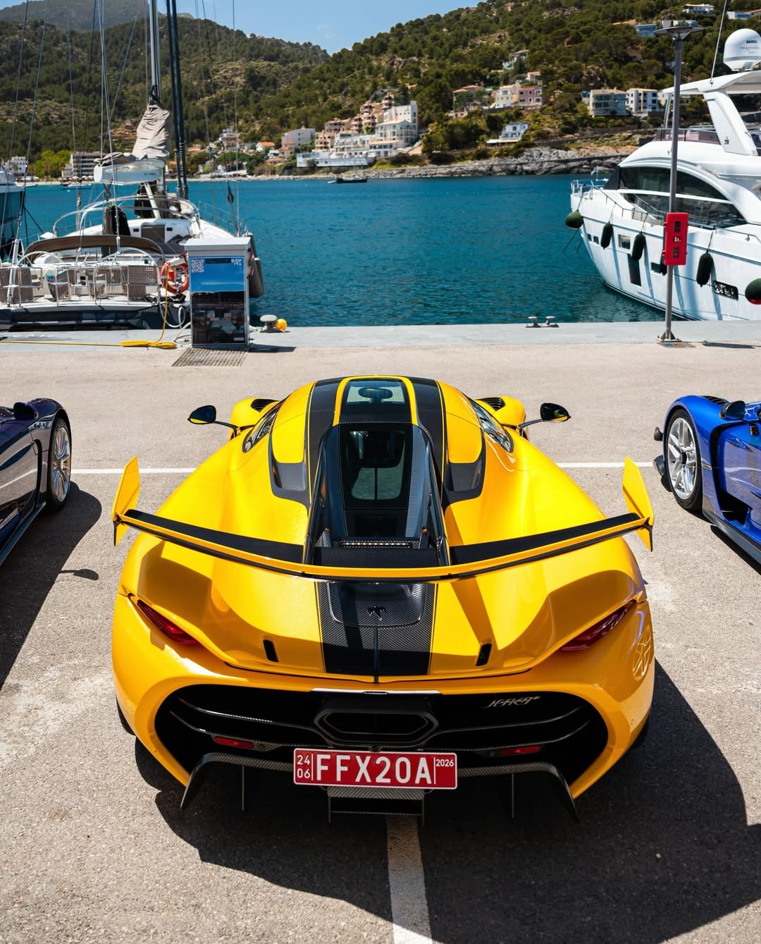 Koenigsegg Jesko Giallo Ana