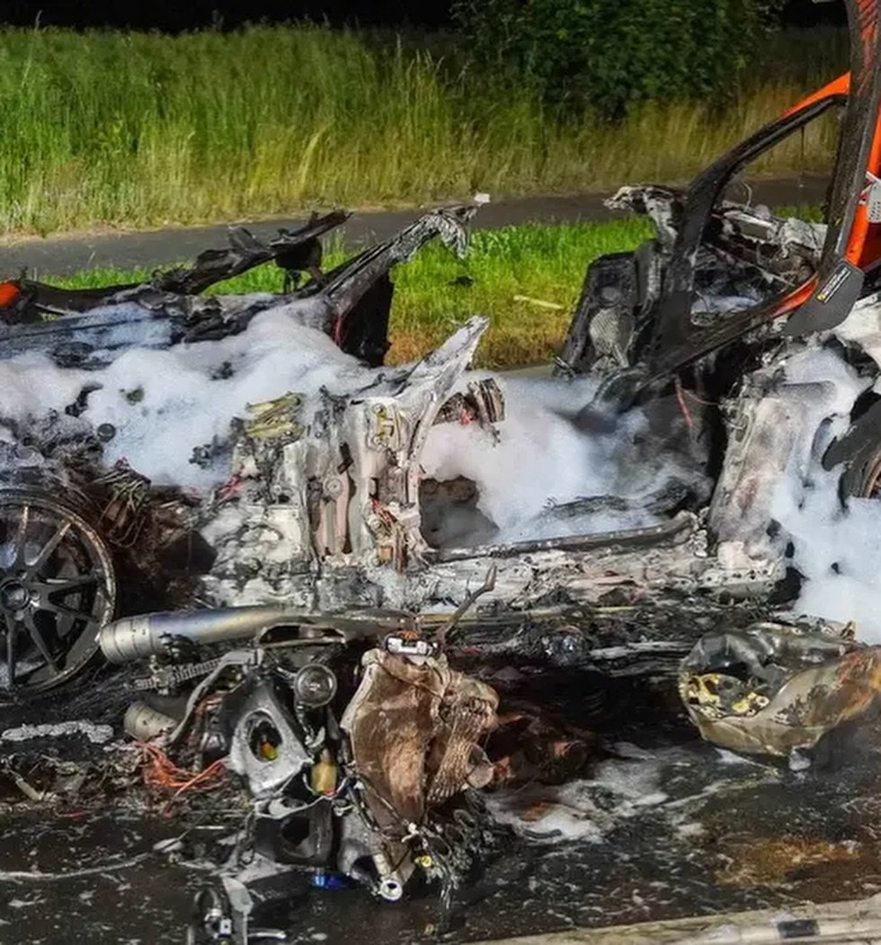 Mercedes AMG GT-R crash