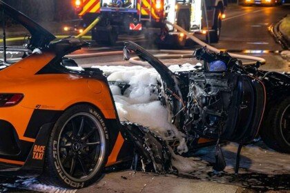Mercedes AMG GT-R crash